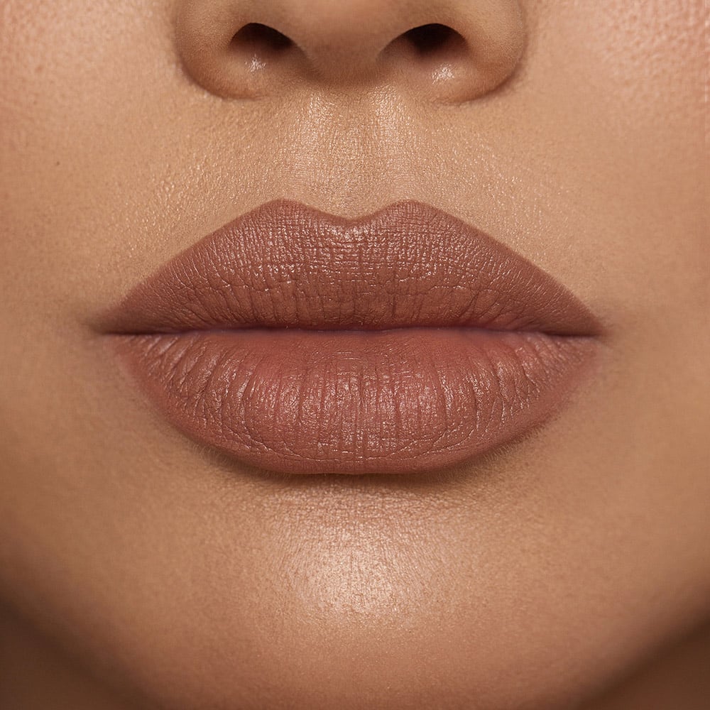 #color_She's Bold (Mahogany Brown)