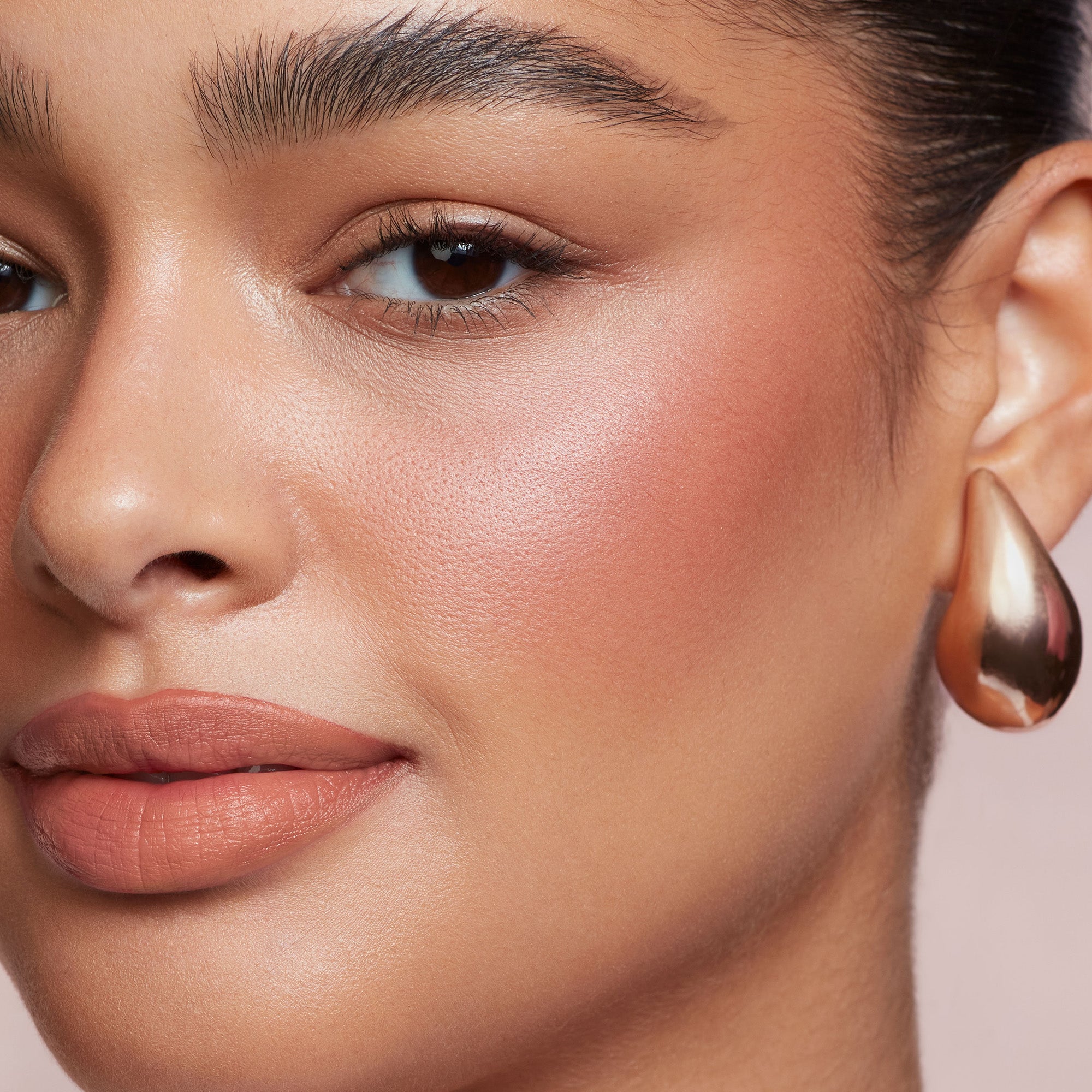 #color_She's Confident (Rose Beige)