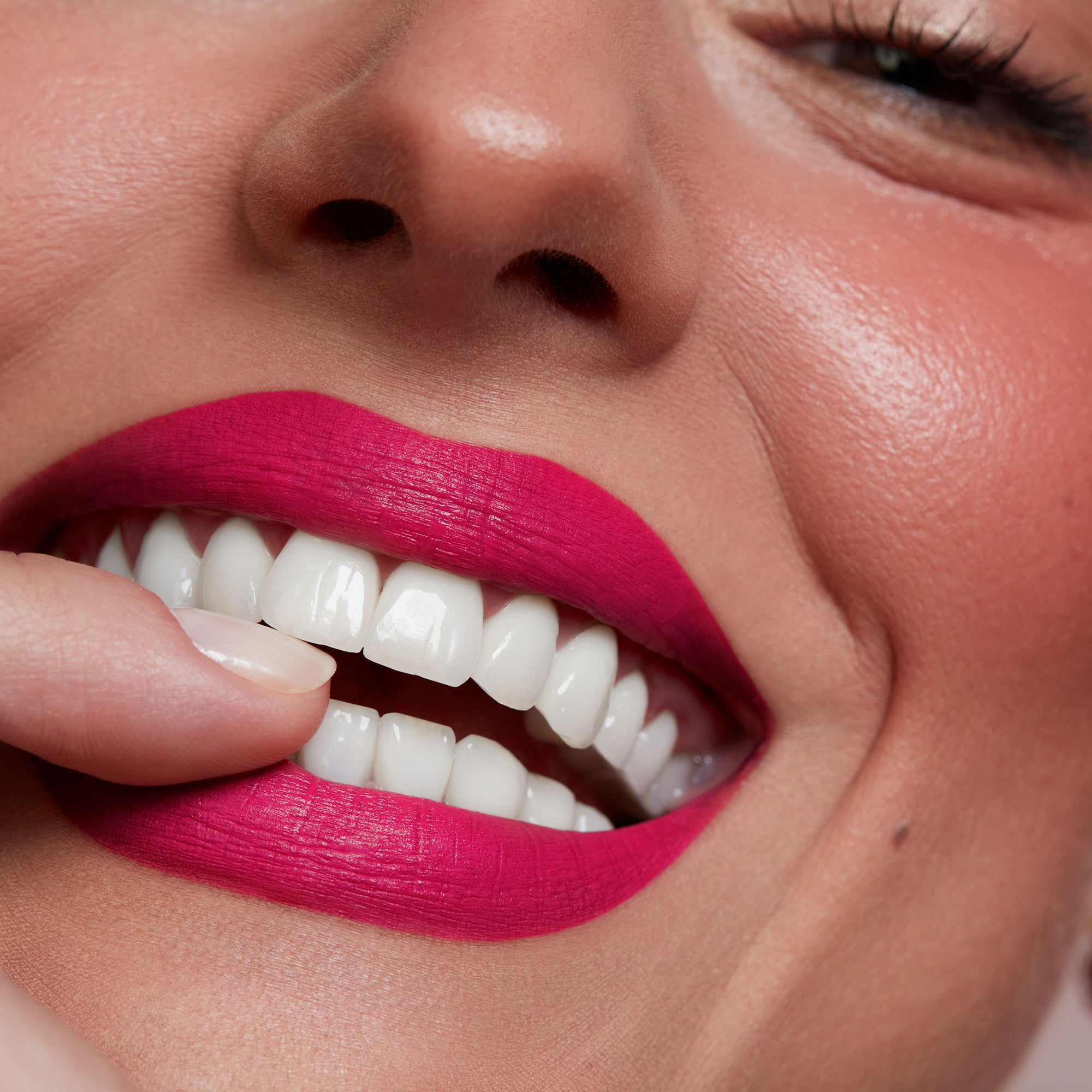 #color_She's Hard To Get (Vibrant Pink)