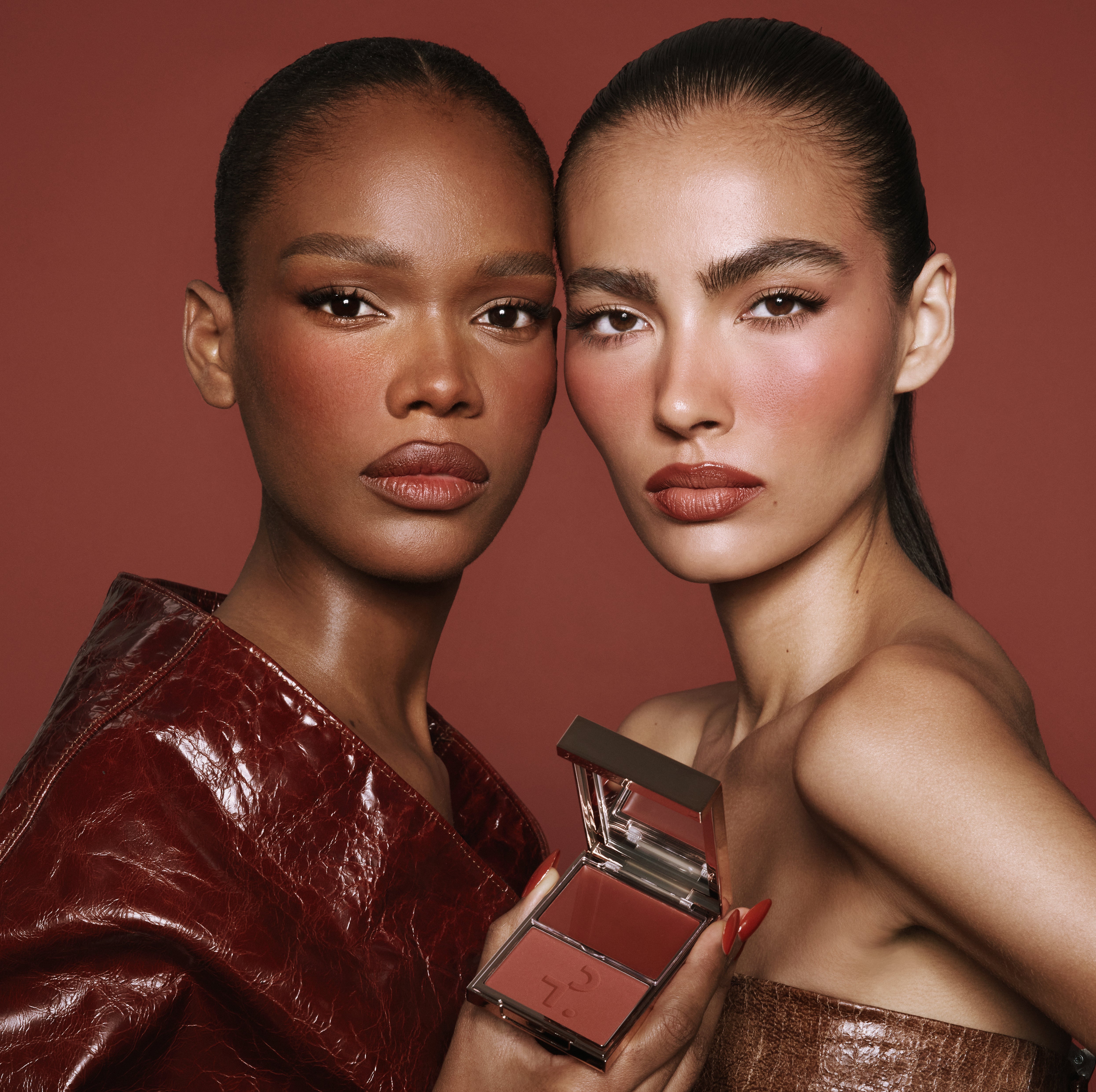 #color_She Knows Who She Is (Rich Mocha)